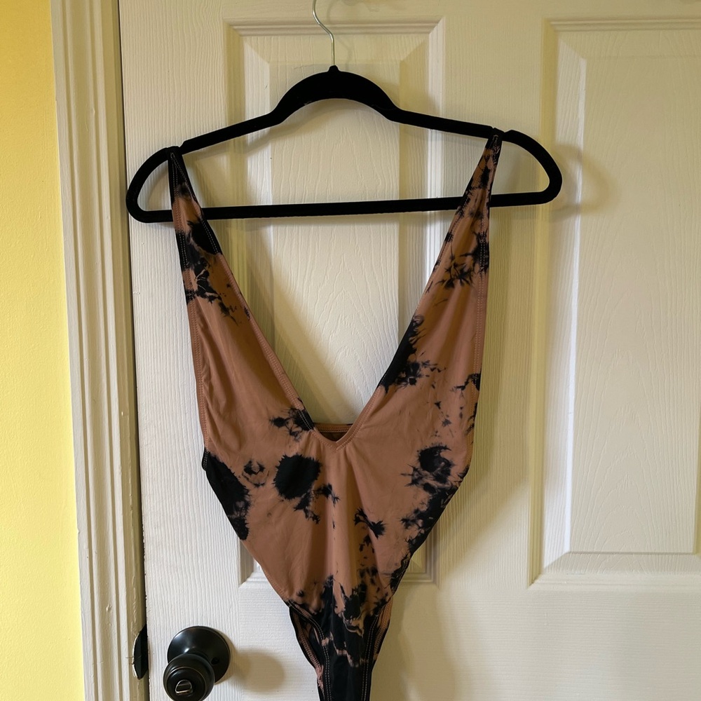 Dippin' Daisy's Black and Tan Tie-Dye One Piece Swimsuit